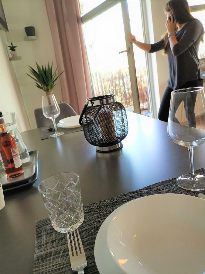 Modernes Neustadt Apartament